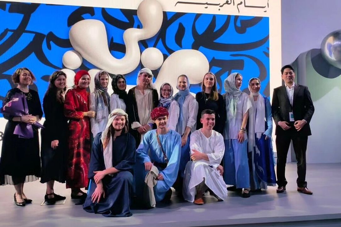 Иллюстрация к новости: Выступление студентов ближневосточной секции на фестивале Arabian Days в ОАЭ