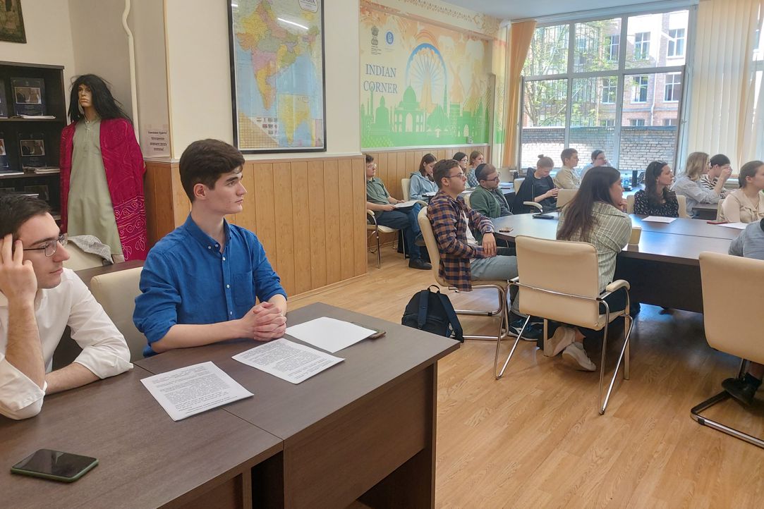Делегация Омана в гостях в Школе востоковедения